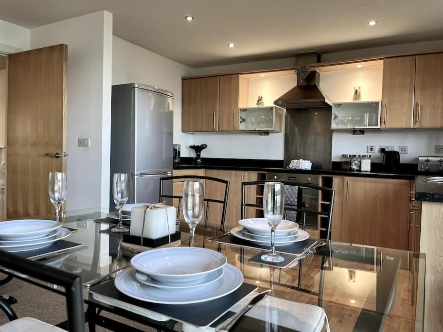 Beachfront Bliss With Spectacular Views Llanelli Bagian luar foto