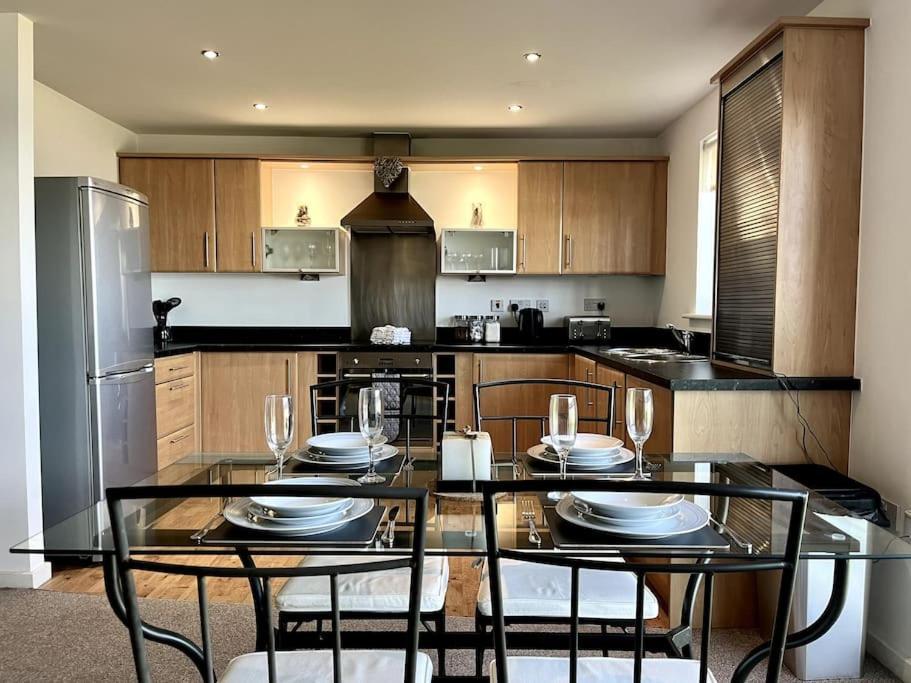 Beachfront Bliss With Spectacular Views Llanelli Bagian luar foto