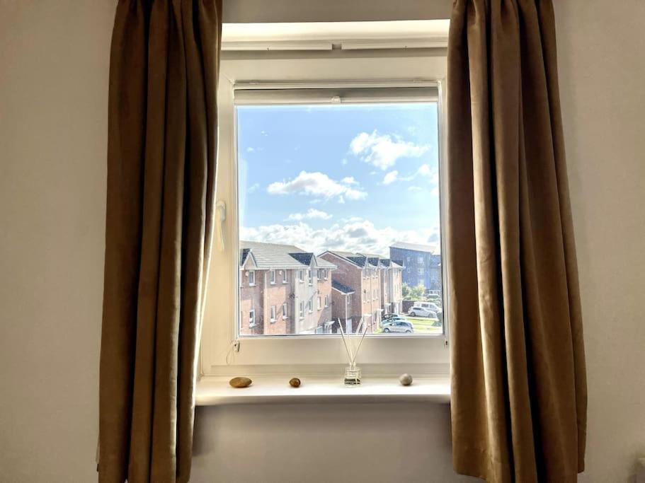 Beachfront Bliss With Spectacular Views Llanelli Bagian luar foto